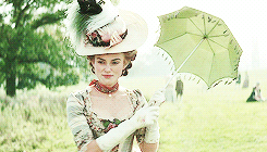 blaine-sam:“The Empress of Fashion, herself…The Duchess of Devonshire.”