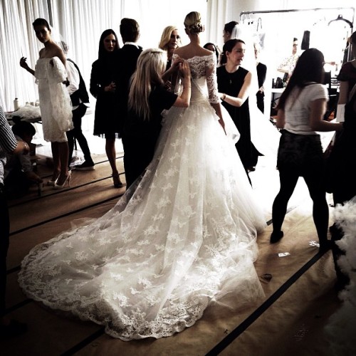 vanillacoffee-x:  this-fairytale-is-complicated:  Marchesa Spring 2014 Bridal Show backstage  x  htt