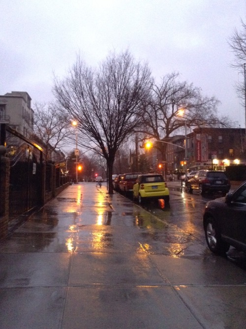 exkit:  Rain makes the streets beautiful 