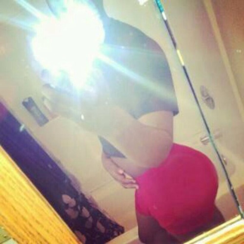 houseofcakez:  Submission  Submit to kik houseofcakez  Houseofcakez.Tumblr.Com