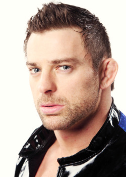 rwfan11:  Davey Richards  Gorgeous! =D