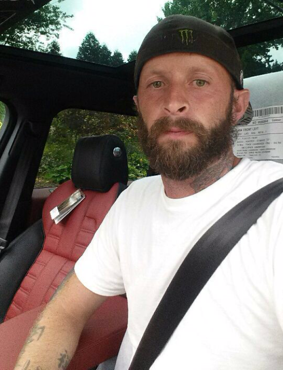 dirtyredneckmen:  Please Follow us!  Straight White Thugs- http://straightwhitethugs.tumblr.com/Dirty