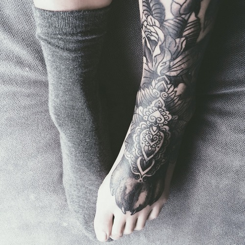 foxxinthewind:  Get the alternative fashion HERE