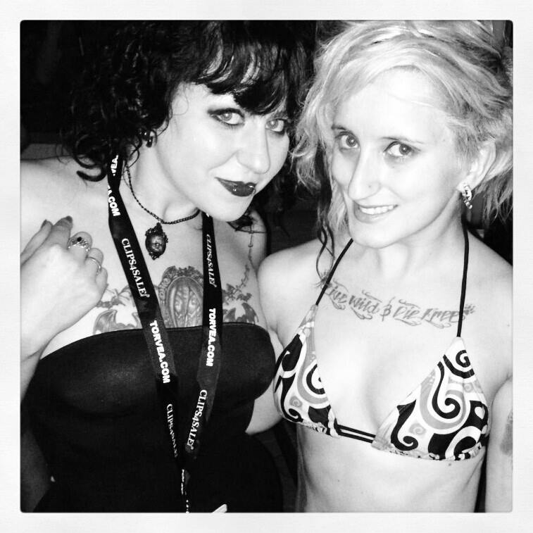 hexhypoxia:  thatmissquin:  ran into hexhypoxia at the pool at FetishCon  this lady!