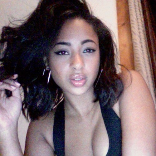 dktastic:  DSLs…. A sexy pair of lips is ALWAYS a good thing.   Love lips
