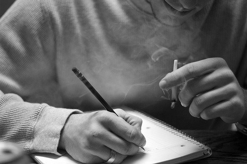 والعمر علّمني  الكثير أن أدفن الآهات في صدري