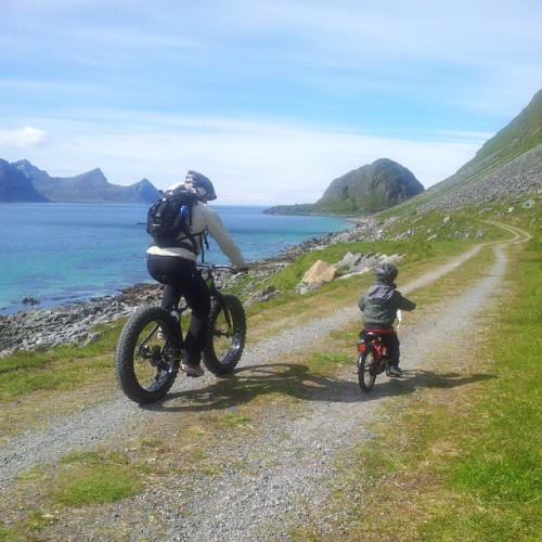 thinknorway: Images of Norway: Gutta på tur! #sykkel #bike #søndagstur #liveterbestute #turgutter #f