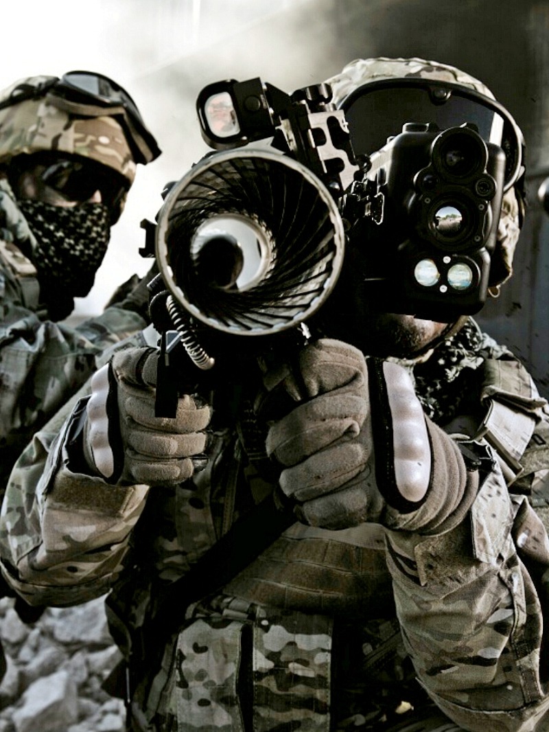 postpone-mentor:  Saab debuted a new variant of its Carl Gustaf 84 mm shoulder-fired