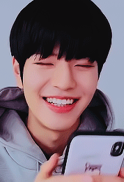 Seungmin’s Bday Vlive 🐶
