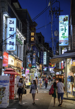 lovesouthkorea:  Chonnam National University Back Gate neighborhood by acase1968