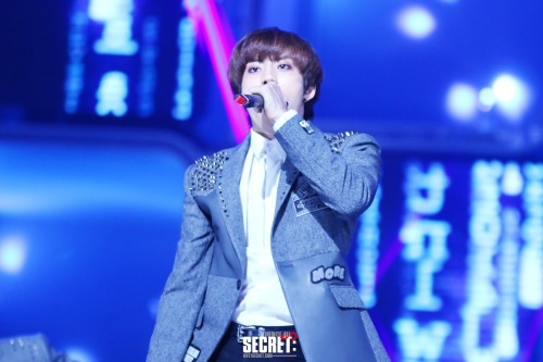 DONGWOO @ MBC Gayo Daejejun 151231 Cr. 비밀 :DO NOT edit/crop/modify the photo.DO NOT remove the logo.