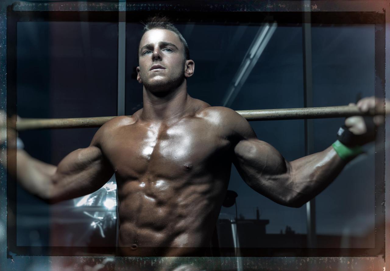 nicemusclemen:    Eric Janicki   