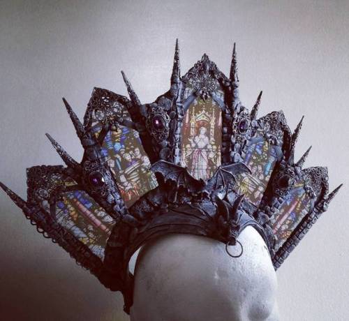 wordsnquotes: Macabre Themed Crowns &amp; Halos by Cara Trinder Get them here!