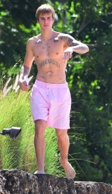 famousfeetandpits:Justin Bieber - I cannot handle all this💕