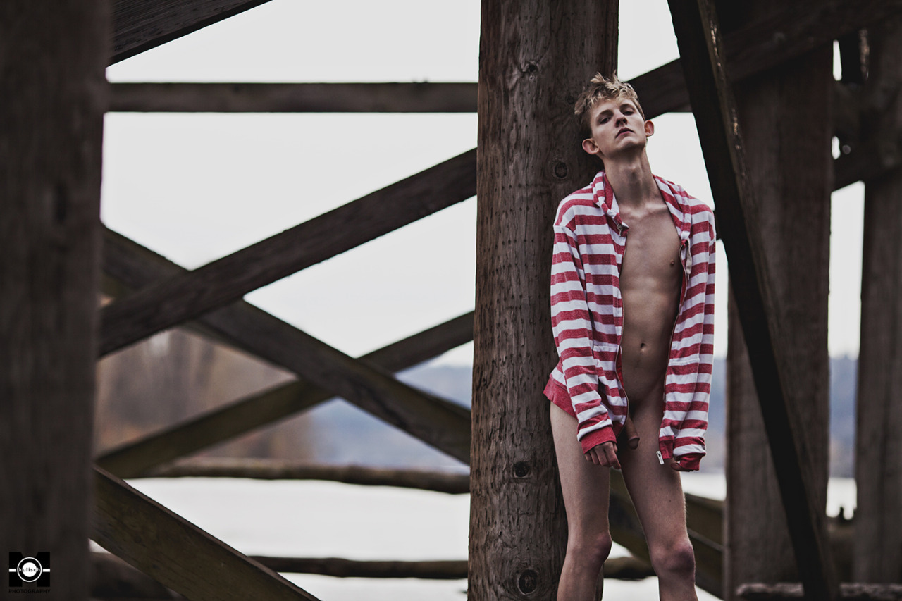 dio4753:  Waldo. 