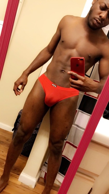 infamous-t3:  What’s better than chocolate 🍫?