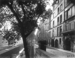 onlyoldphotography:  Eugène Atget: Quai d’Anjou, 6h du matin, 1924 