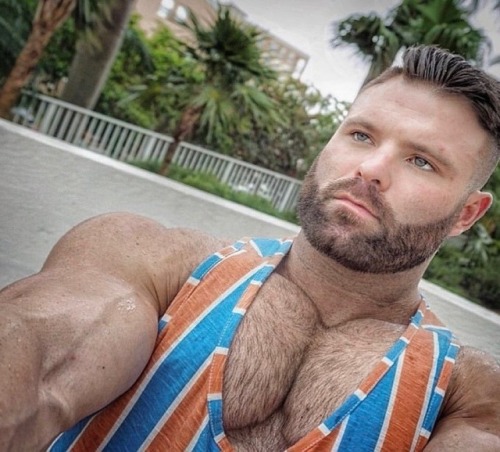 manlybeasts: topmonsterbody: Jon Marks Become a follower of Manly Beasts Reblog and follow my accoun