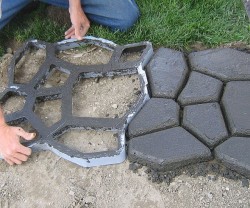 epicthingstobuy:  Cobblestone Forming MoldCreate a storybook pathway in your garden or backyard with help from the cobblestone forming mold. This great DIY tool is great for all skill levels and easily makes 2′ x 2′ squares of cobblestone pathway