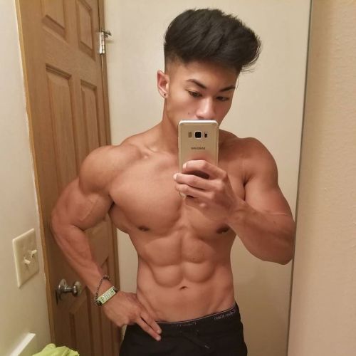 Porn Pics musclecomposition:Physique model, Nyle Nayga