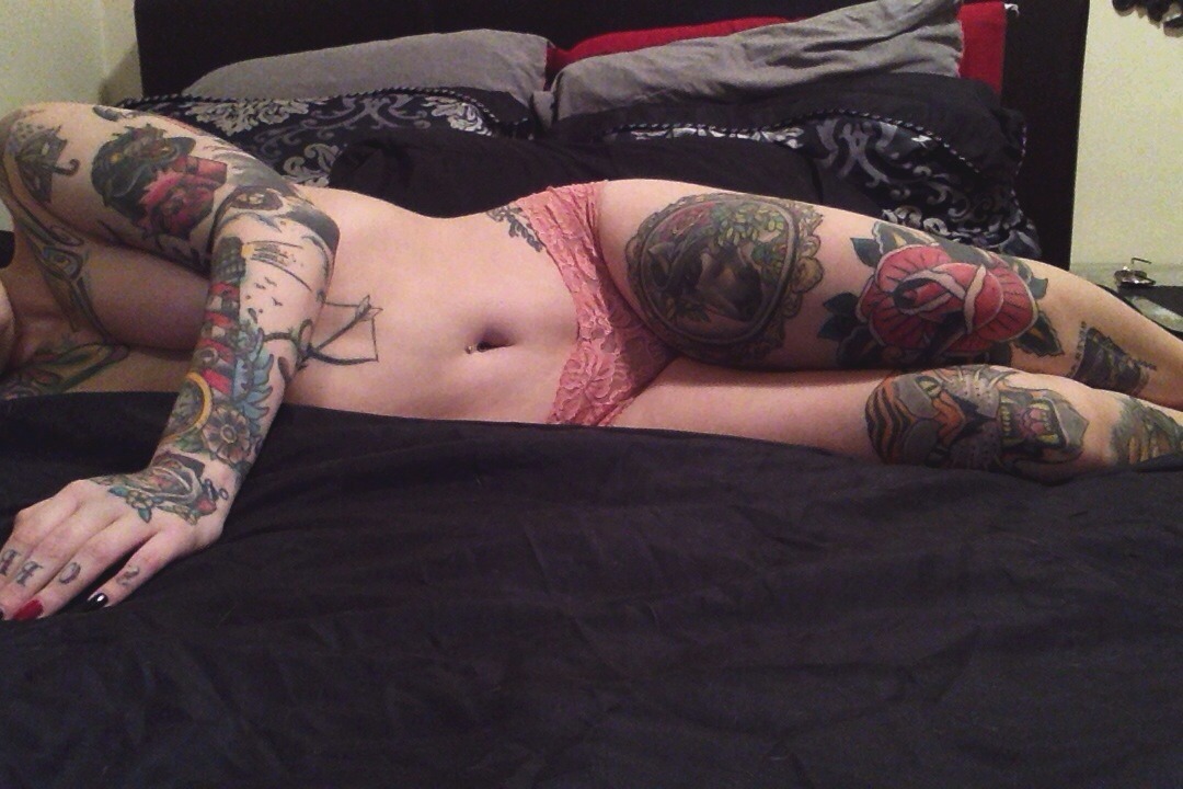 discoverelle:  Typical “can’t fall asleep” photo. 
