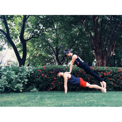 Plank pose for #basicyogamix | #plank #partneryoga #yogaeverydamnday
