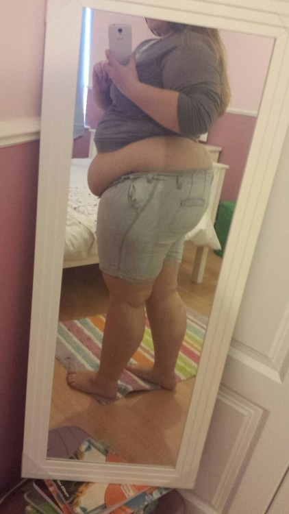 littlebiglolita:  These shorts used to fit last year but I ripped them trying to close them … think I’ve gotten fat 