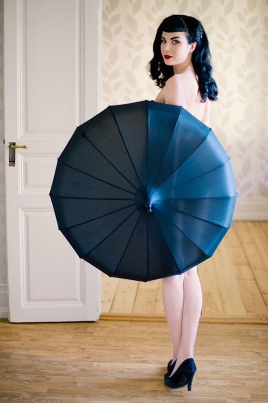 alternative-pinup:  Alternative Pin UpPin Up Twitter