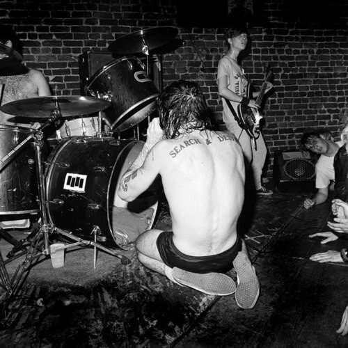 numb-but-i-still-feel-it:  sebaxxxtian:  Black Flag, RVA In the 80’s Photographed by Thurston Howes  The best 