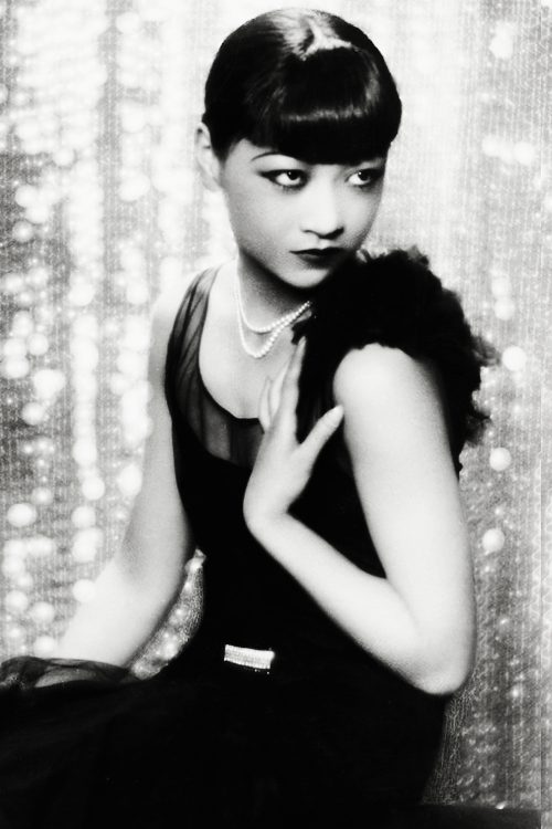 vintagegal:  Anna May Wong photographed by Paul Tanqueray (1929) 