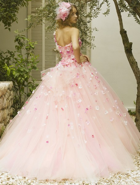 poisoned-apple:  Yumi Katsura haute couture gowns for rental (source: Yumi Katsura)