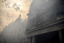 photos91:  Heavy smoke right after a Mascleta around Valencia’s city hall. 