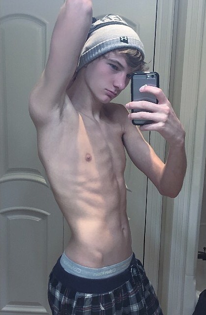 https://horniboisteenbois.tumblr.com/post/169765950635