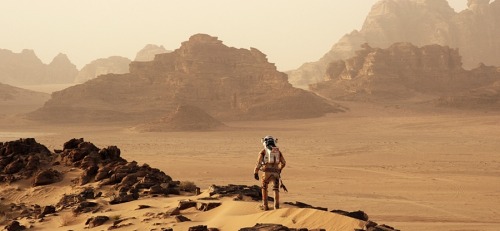 entertainingtheidea-deactivated: First look at Ridley Scott’s The Martian —based on a novel written by Andy Weir and set to hit theaters on November 25th— starring Matt Damon,   Jessica Chastain, Kristen Wiig, Kate Mara,   Chiwetel Ejiofor, Sebastian