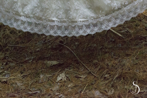 Stop motion and new breath to my mother’s beautiful dress that saw the light of day twenty-fiv