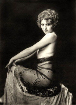 Alfred Cheney Johnston - Louise Squire