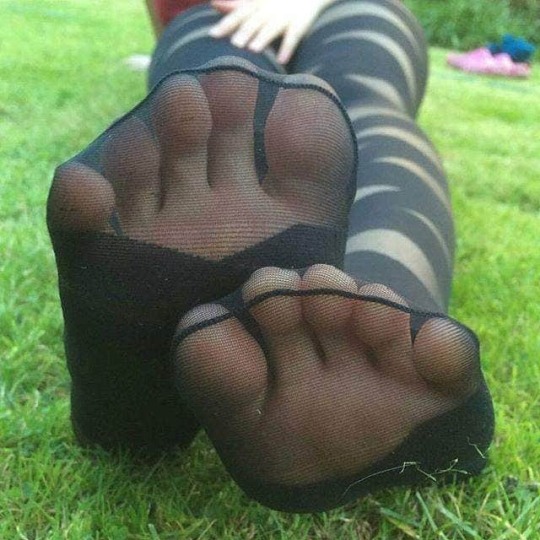 feetnylonposts: