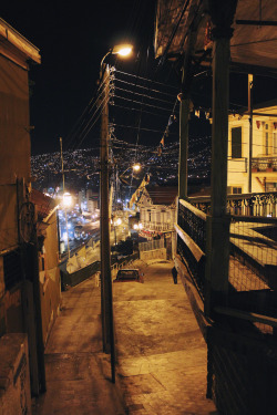 nsmolina:Nocturno / Valparaíso, Chile © Natalia Sofía Molina 2011