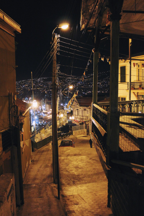 nsmolina - Nocturno / Valparaíso, Chile © Natalia Sofía Molina...