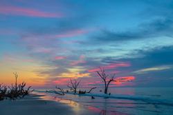 americasgreatoutdoors:  Established in 1932 as a migratory bird refuge, Cape Romain National Wildlife Refuge encompasses a 22-mile segment of the southeast Atlantic coast. The refuge consists of 66, 287 acres which include a fascinating expanse of barrier