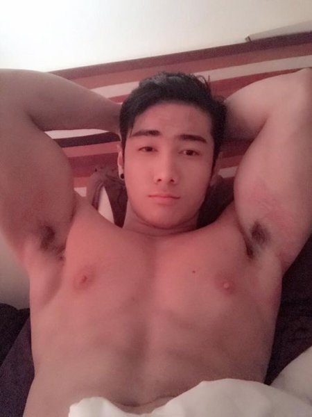 Porn Pics teeyakdon2:  Wow … Asian Hung with a big