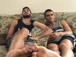 latinfeetasscock:  feet2eat:  Cute Israeli