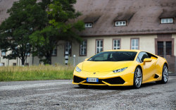 amazingcars:  Huracan by Alex Penfold on Flickr.