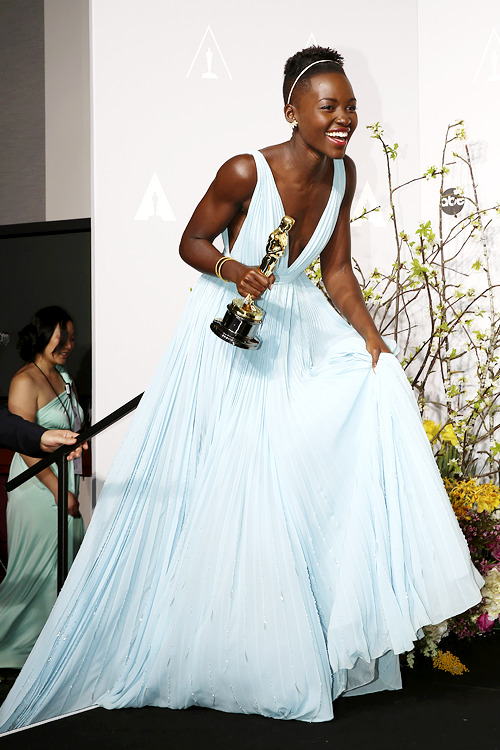 newtscamand-r: Lupita Nyong’o poses in the press room after winning the Oscar as Best Actress 