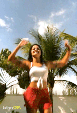 thicksexyasswomen:  brtanlines:  Aline Riscado.  😆