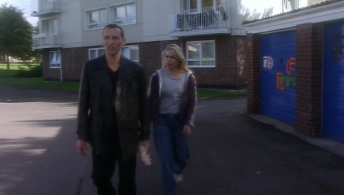 althefandomslove:  Clara lives in the same place Rose did… I’m talking the same building. The EXACT same building. Why didn’t the doctor acknowledge that?! Did he forget?! Why does she live in the same building?! Did they know each other?!  EXPLAIN