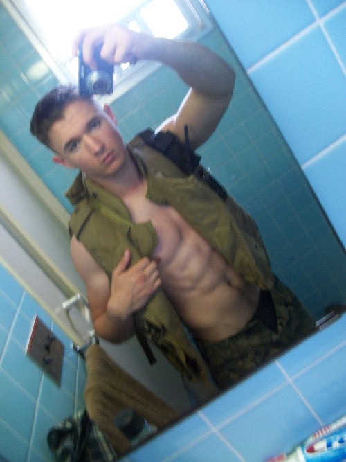 Porn Pics militarymencollection:  via bunkie83  Sexy