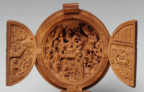 freystupid:  Rosary Bead,   early 16th centurySouth Netherlandish (Brabant)Boxwood; Diam. 2 1/16 in. (5.2 cm)   Rosary beads, miniature altars, and other small devotional objects produced in Brabant in the early sixteenth century inspire awe by the