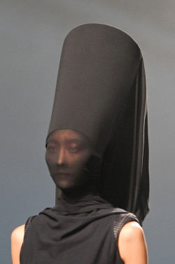 paintdeath:  Gareth Pugh Spring 2013 Details  