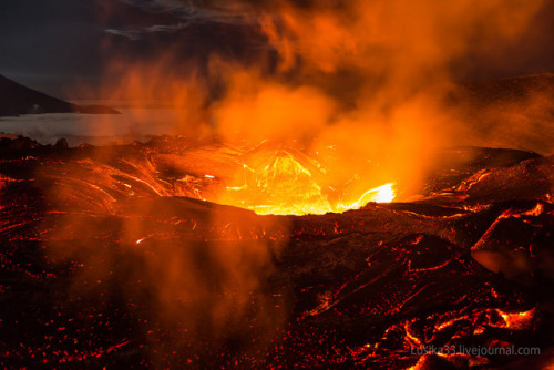 odditiesoflife: A Glimpse of Hell - Stunning Shots of an Active Volcano Two Kyrgyzstan-based photogr